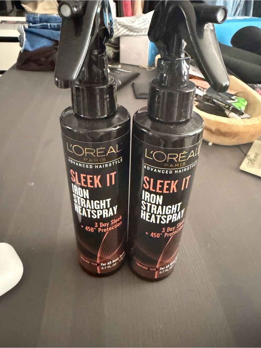 L'Oreal Sleek It Iron Straight Heatspray - Black